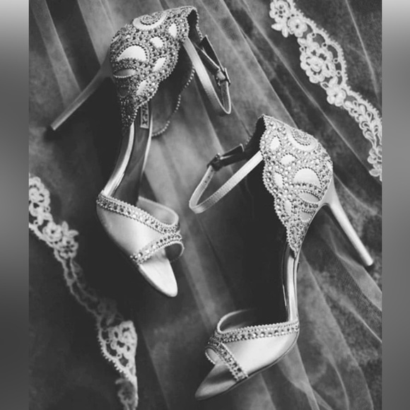 Badgley Mischka Roxy Ankle Strap Evening Shoe IVORY - Picture 4 of 17